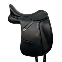 Load image into Gallery viewer, Bates Dressage 17&quot;
