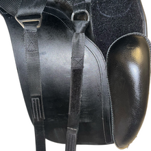 Load image into Gallery viewer, Kent &amp; Masters S Series High Wither Dressage 17.5&quot;
